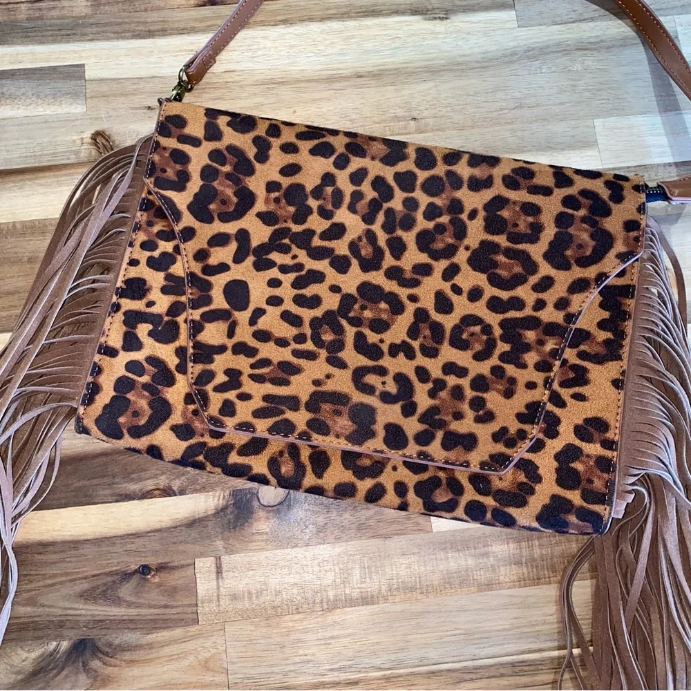 L&B brand Leopard Print Fringe Crossbody Bag NWOT never used!! - Picture 3 of 12